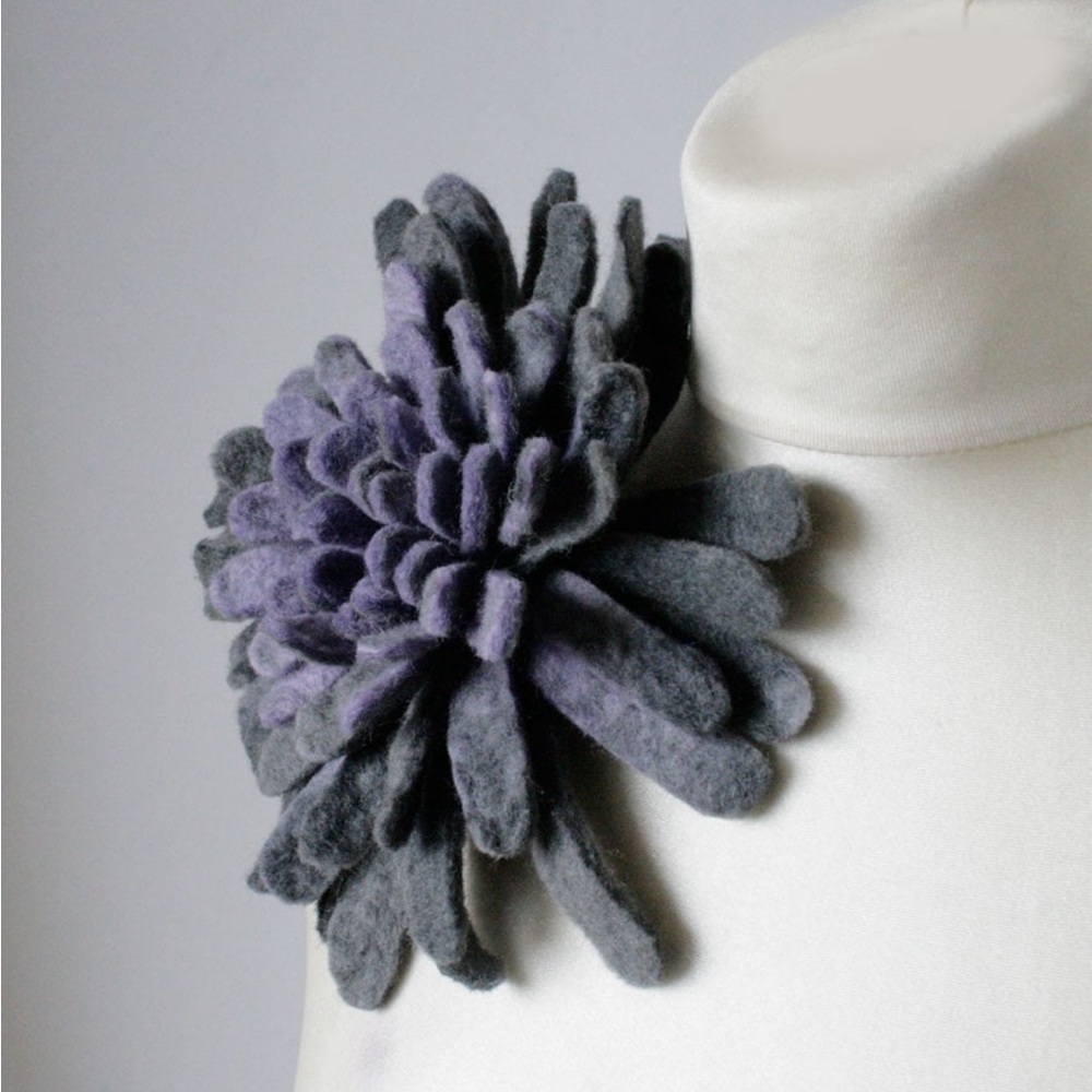 Merino Wool Flower Gray Lavender Multi Petal Pin Large 7-8” - Picture 2 of 8